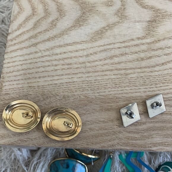 Vintage 80's Style Costume Jewelry Post Earrings Bundle Of Nine Pairs - Picture 12 of 17